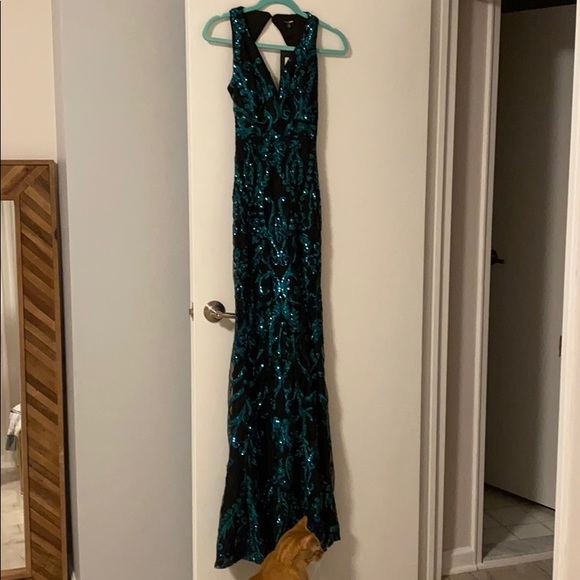 Dress - Picture 3 of 3